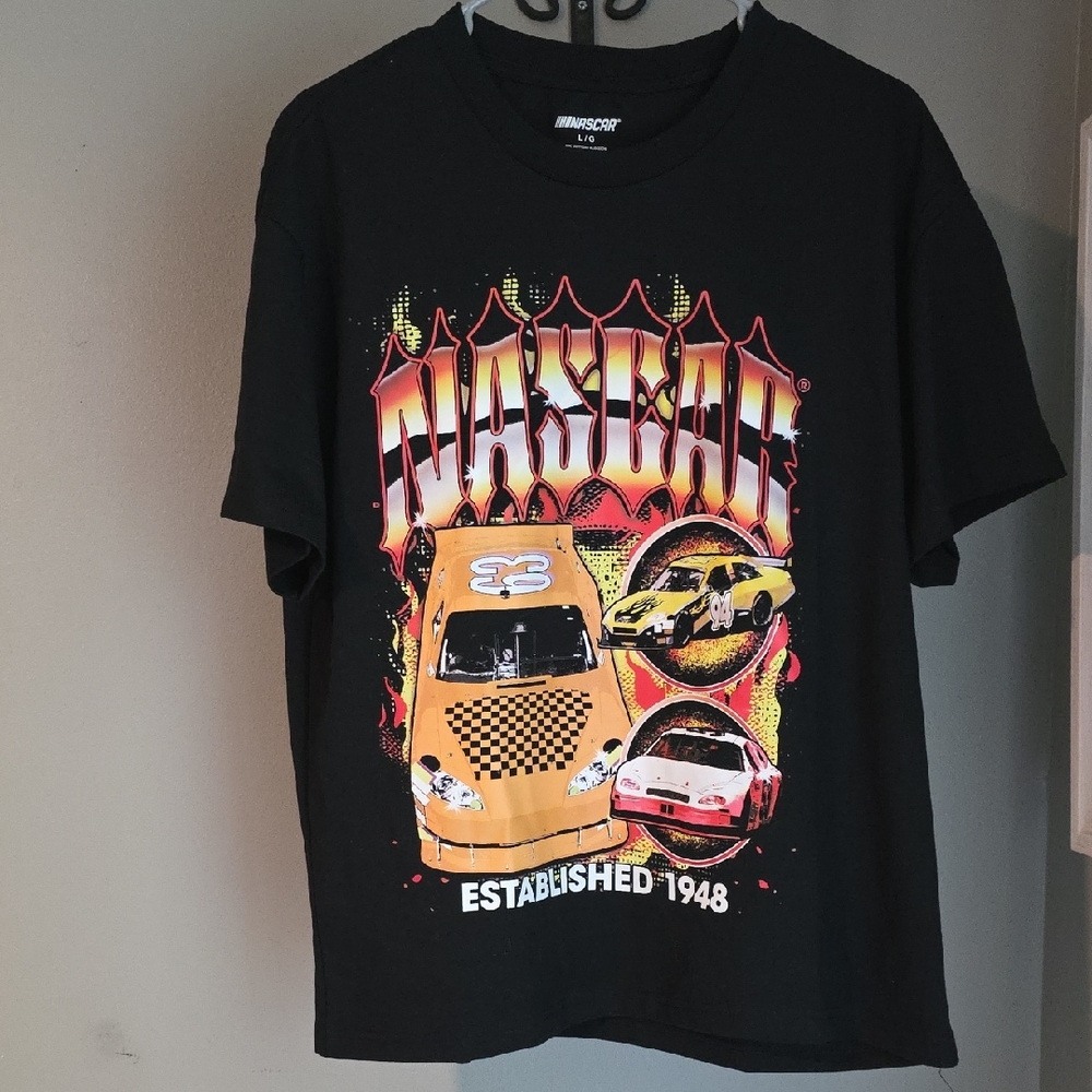 Nascar Graphic Tee NWT Size Large